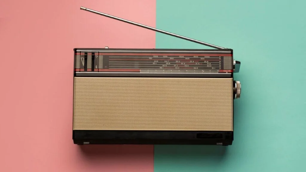 Ilustrasi Radio Jadul/Vintage