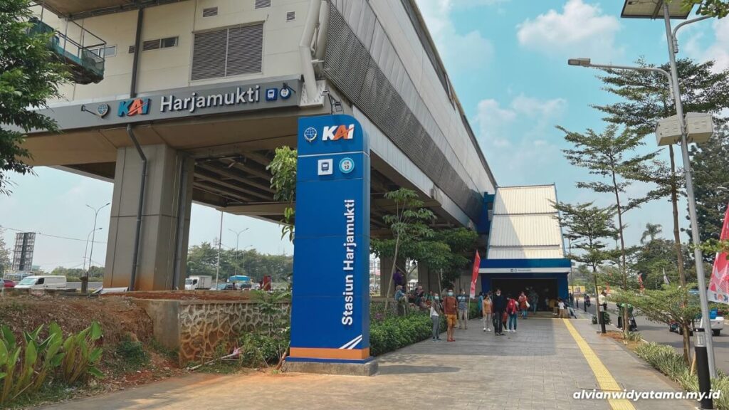 Stasiun LRT Harjamukti Stasiun LRT Harjamukti