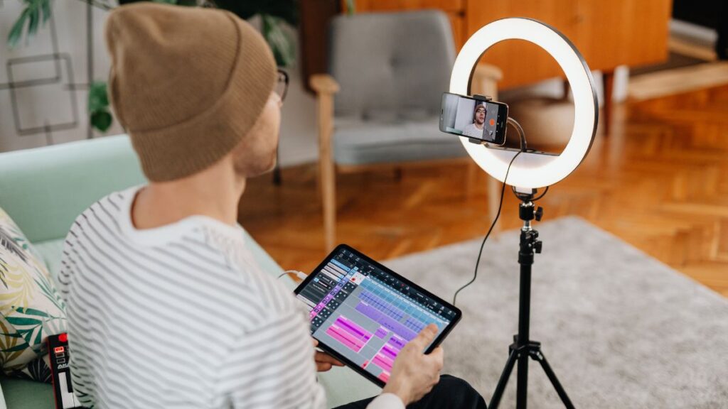 Ujung-ujungnya Bikin Akun TikTok 3 Livestreaming