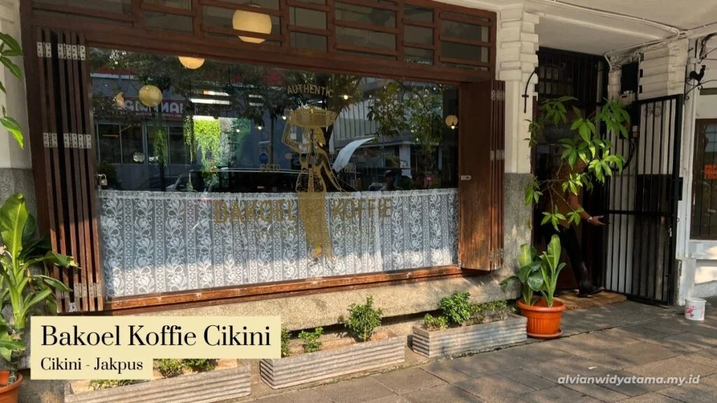 Bakoel Koffie Cikini: Kedai Kopi Jadul dengan Rasa Mantul 2 Bakoel Koffie Cikini