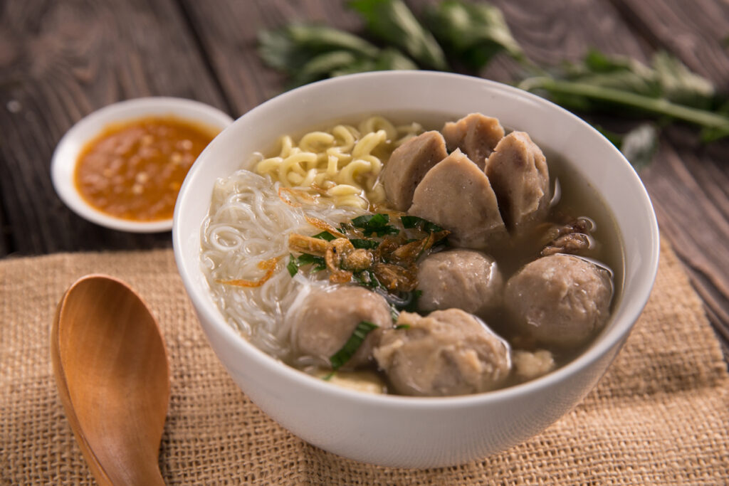 7 Rekomendasi Bakso Bandung Paling Legendaris dan Enak 2 Bakso