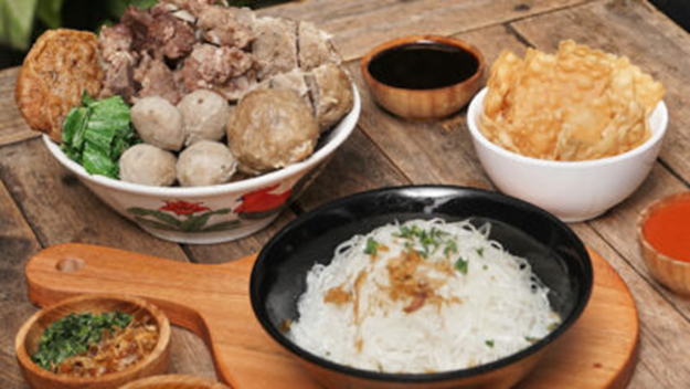 7 Rekomendasi Bakso Bandung Paling Legendaris dan Enak 8 Bakso Semar Bandung