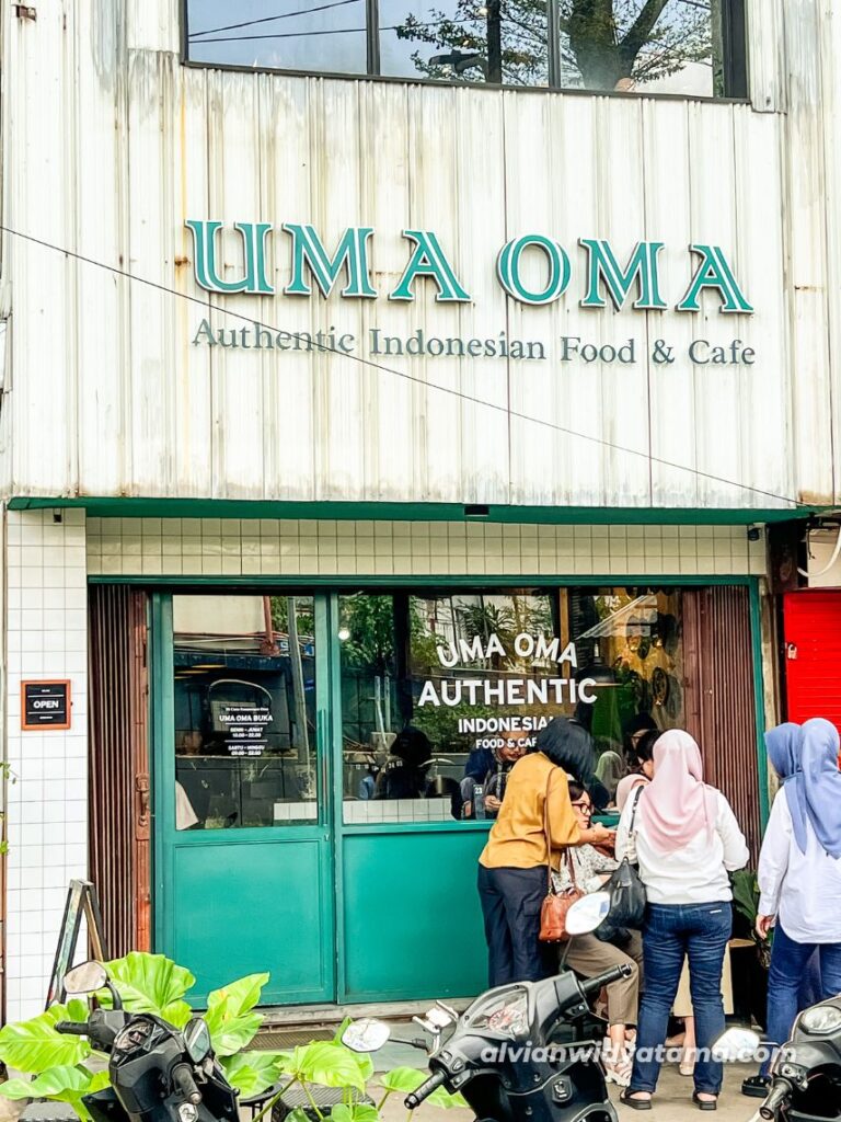 Jajal Kuliner Viral Blok M (Part 1) 4 Uma Oma Blok M
