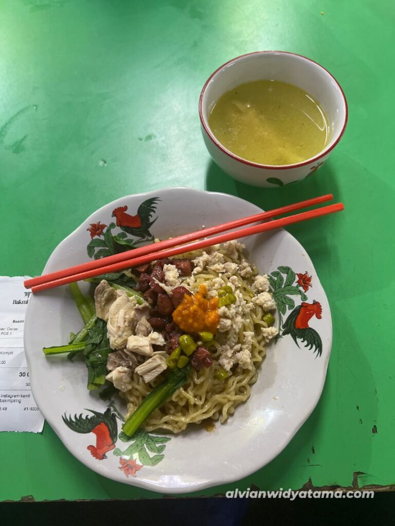 Jajal Kuliner Viral Blok M (Part 2) 5 Bakmi Ayam Komplit - Bakmi Piring Blok M