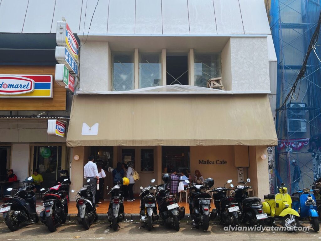 Jajal Kuliner Viral Blok M (Part 2) 6 Maiku Cafe, salah satu rekomendasi kuliner viral yang ada di Blok M.