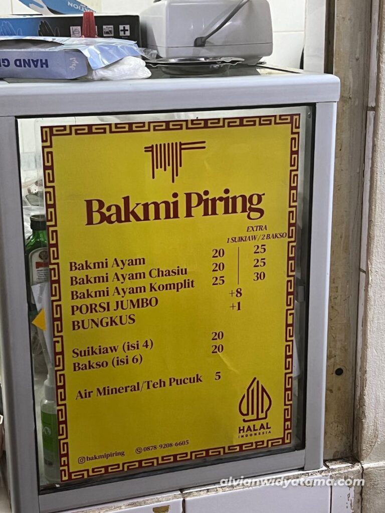 Jajal Kuliner Viral Blok M (Part 2) 4 Menu yang ada di Bakmi Piring Blok M, salah satu spot kuliner viral Blok M.