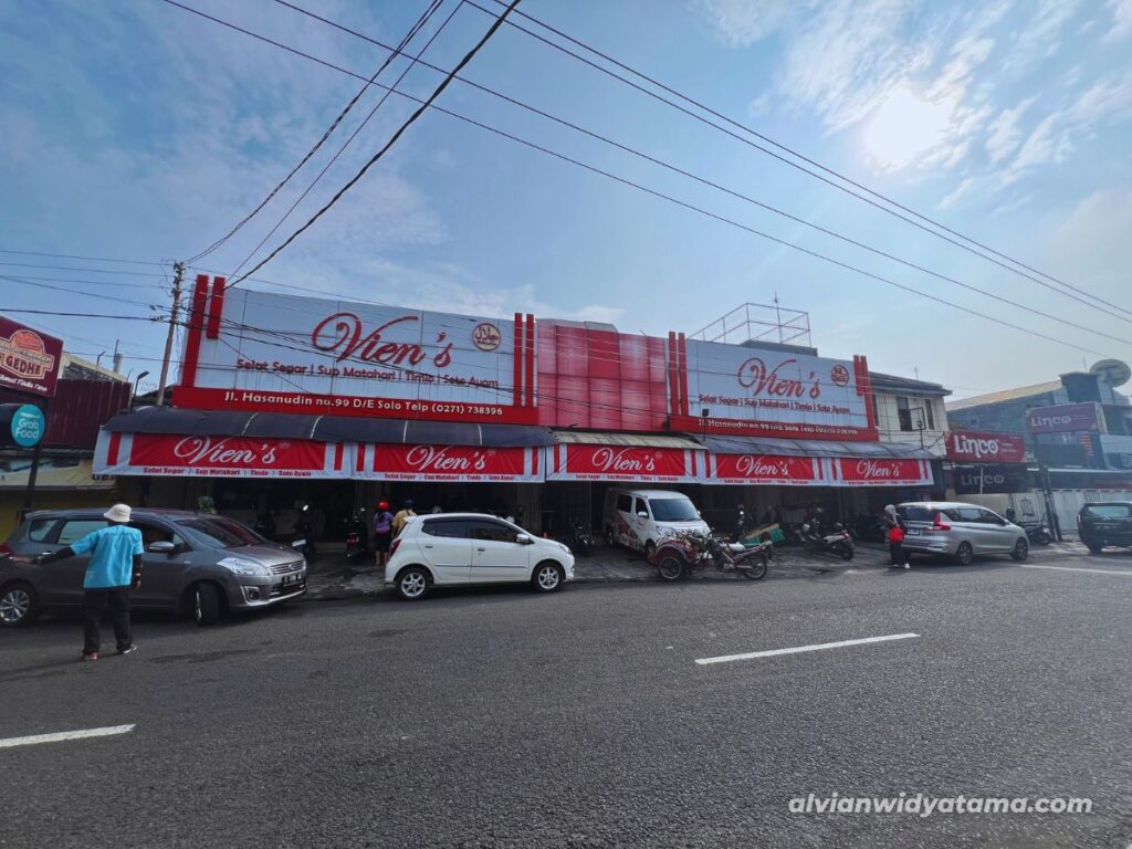 Review dan Jajal Kuliner Otentik Solo 3 Selat Solo Vien's, salah satu spot kuliner otentik Solo