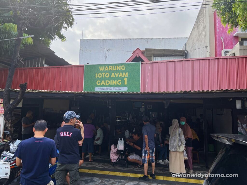 Review dan Jajal Kuliner Otentik Solo 10 Warung Soto Gading 1, salah satu rekomendasi kuliner Solo yang otentik dan wajib banget untuk dicoba.