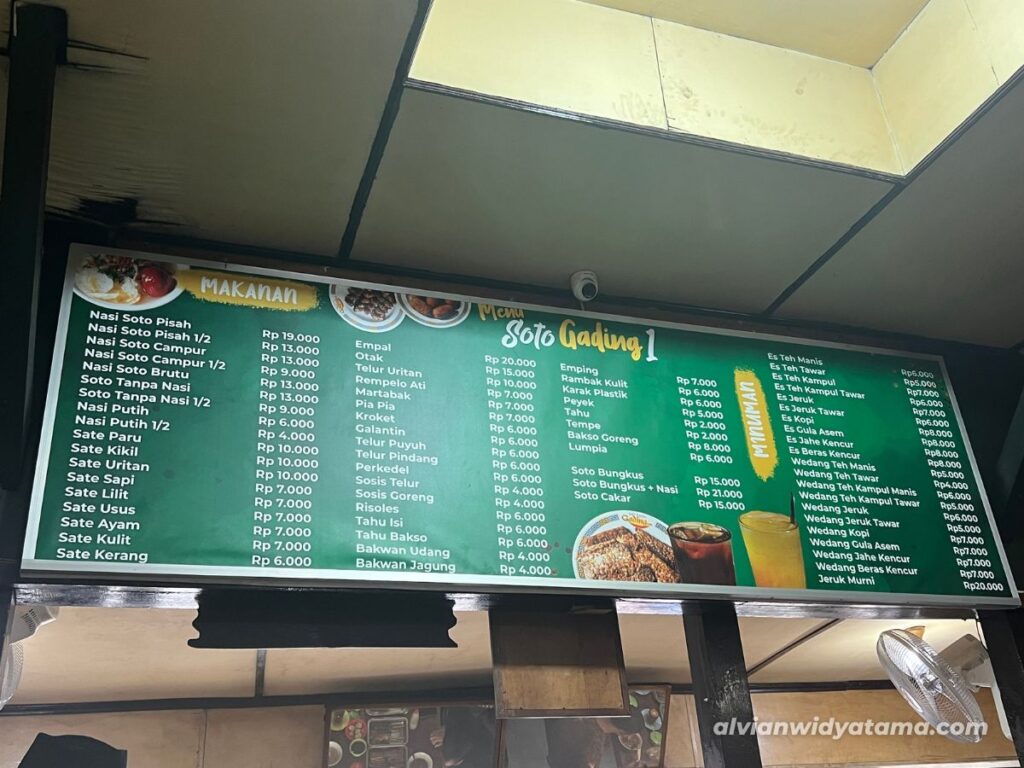 Review dan Jajal Kuliner Otentik Solo 11 Menu makanan dan minuman di Soto Gading 1 Solo