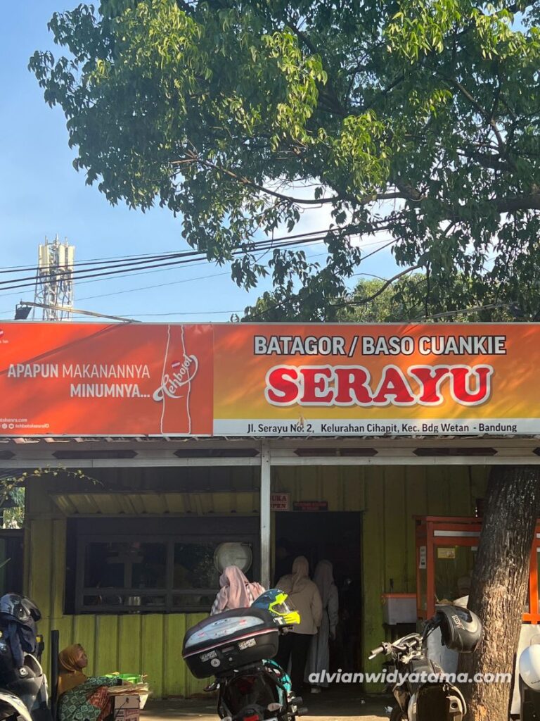 5 Spot Kuliner Bandung yang Pernah Saya Coba: Dari yang Enak Sampai yang Estetik 5 Batagor dan Baso Cuanki Serayu
