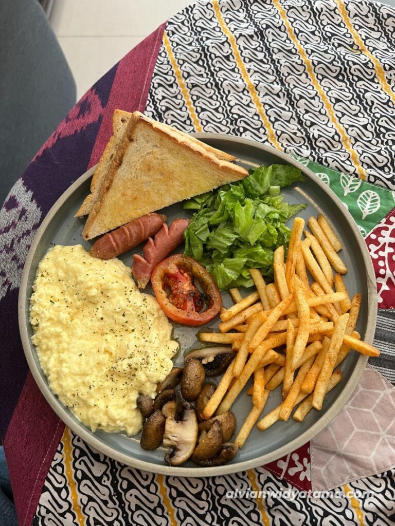 Jacob Koffie Huis: Kedai Kopi Serius di Kawasan Depok Lama 7 Jacob Big Breakfast Jacob Koffie Huis