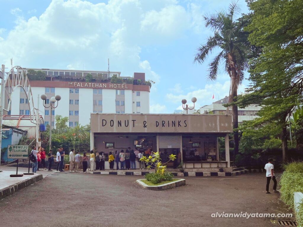 Jajal Kuliner Viral Blok M (Part 4) 13 OO Donut Blok M
