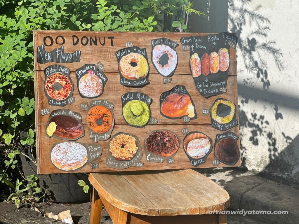 Jajal Kuliner Viral Blok M (Part 4) 14 OO Donut Blok M Menu
