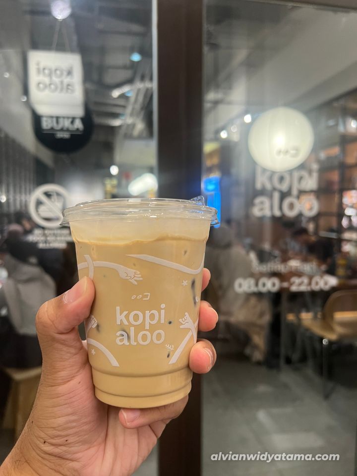 Jajal Kuliner Viral Blok M (Part 5) 10 Kopi Allo Melawai, Gramedia Jalma Blok M
