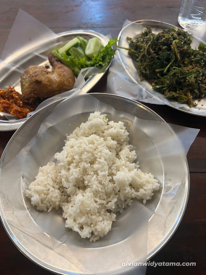 Jajal Kuliner Viral Blok M (Part 5) 4 Ayam Sambel Melawai