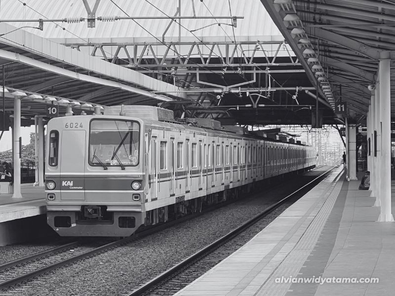 KRL TM 6000 (6024) di Stasiun Manggarai (November 2025)