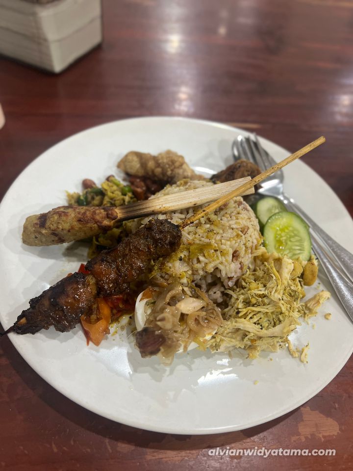 Nasi Campur Komplit - Warung Bali Pak Gede