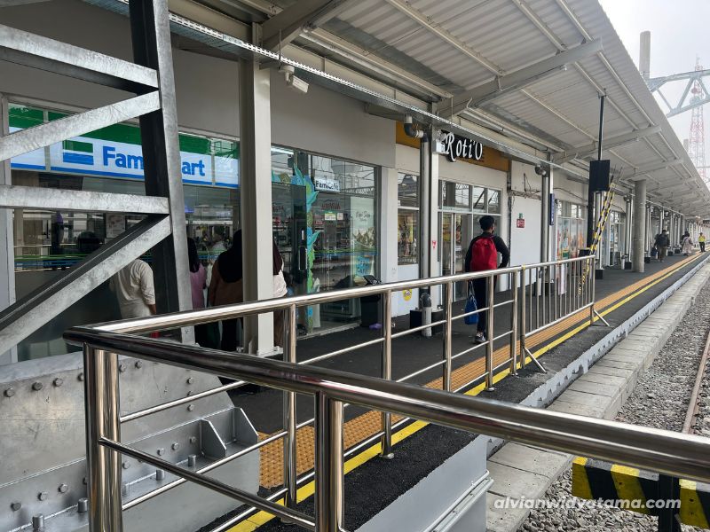 FamilyMart Stasiun Bogor