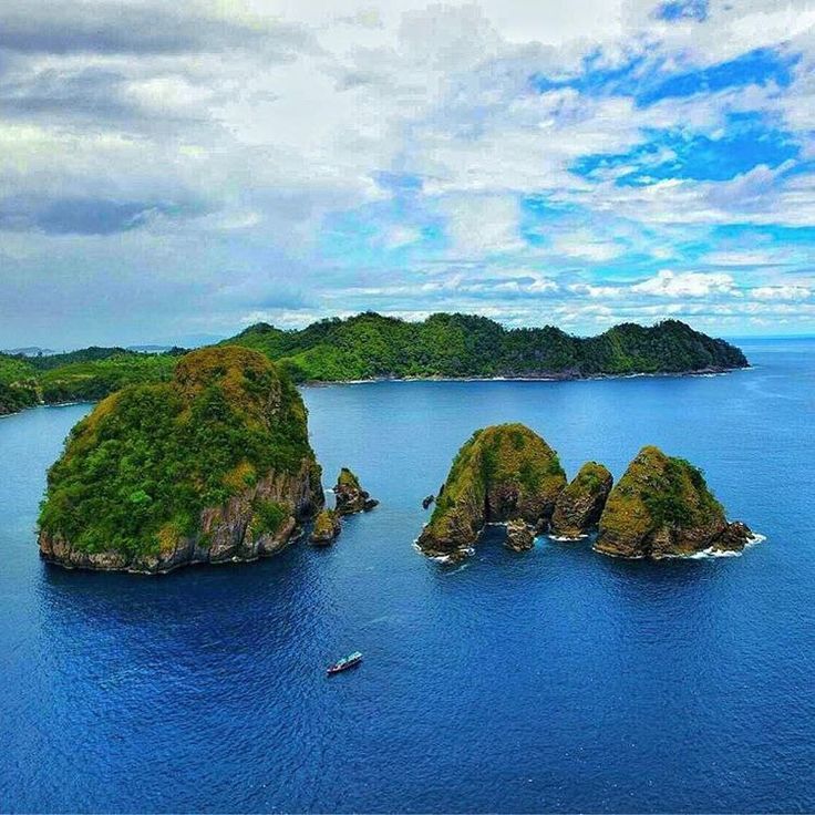 The best place for family holiday Wayang Island Lampung Indonesia Photo by IG @azwarsyah reza